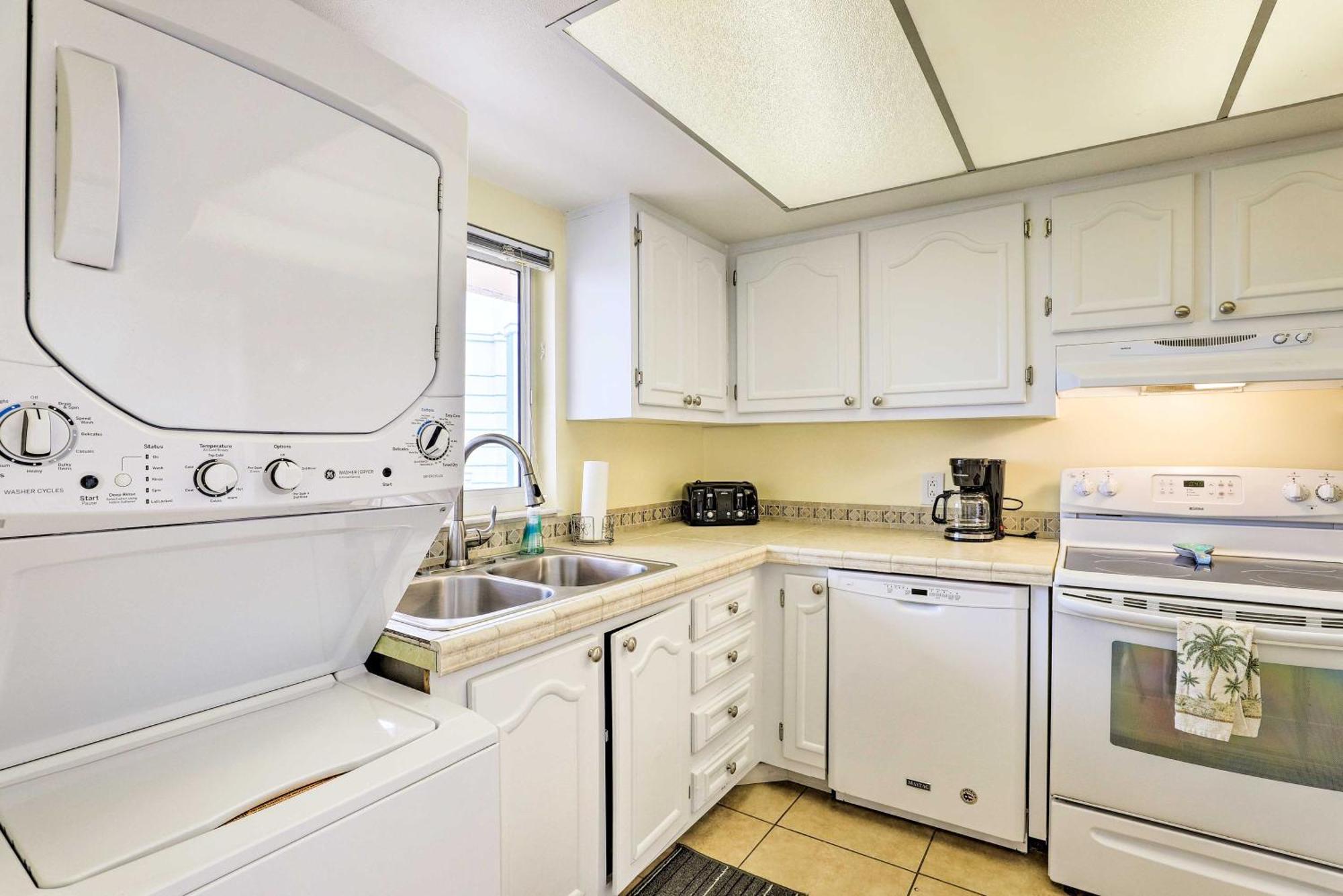 Oceanfront Cocoa Beach Condo With View Walk To Pier Екстер'єр фото